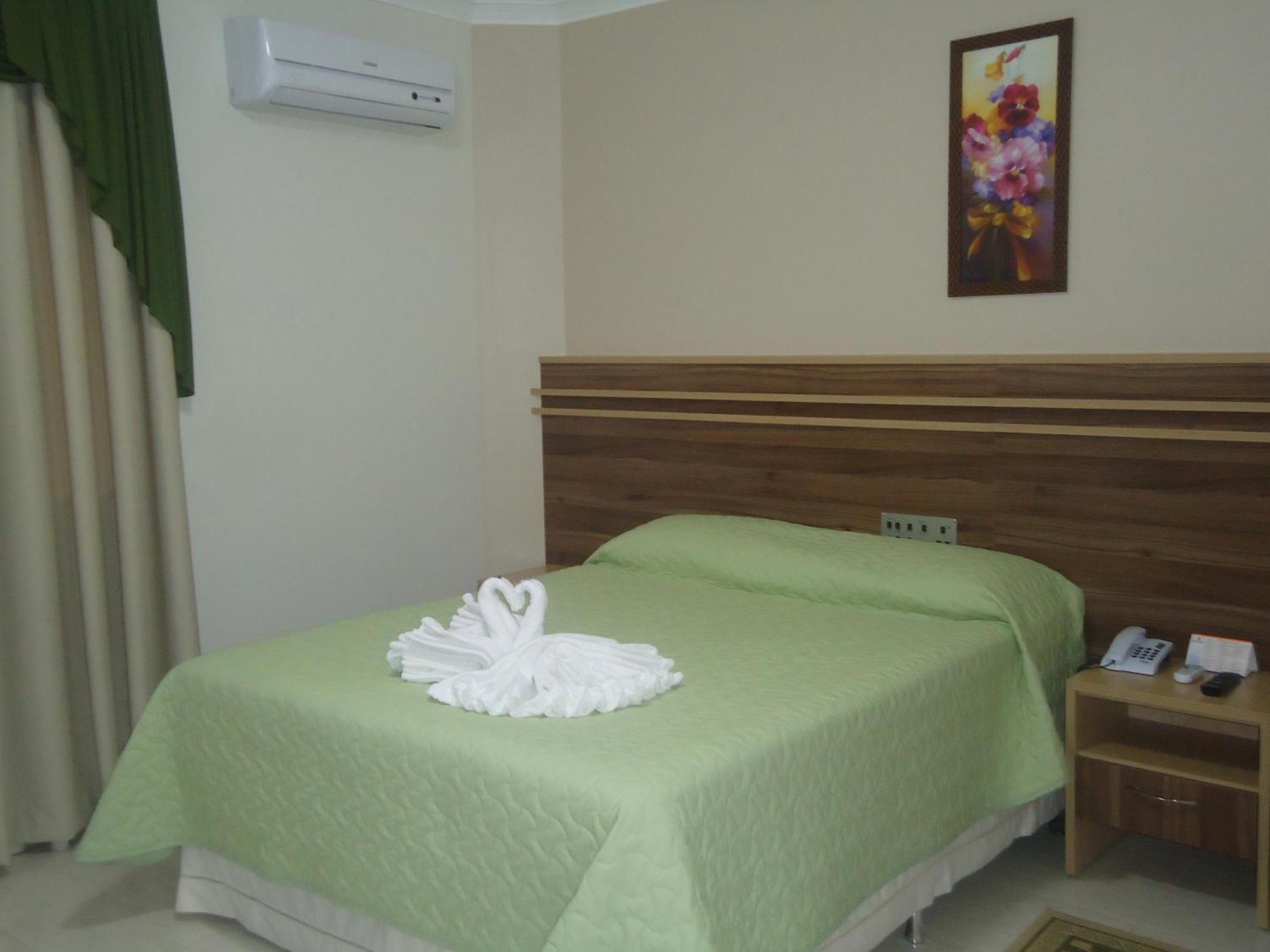 Hotel Dom Baroni 구아라푸아바 외부 사진