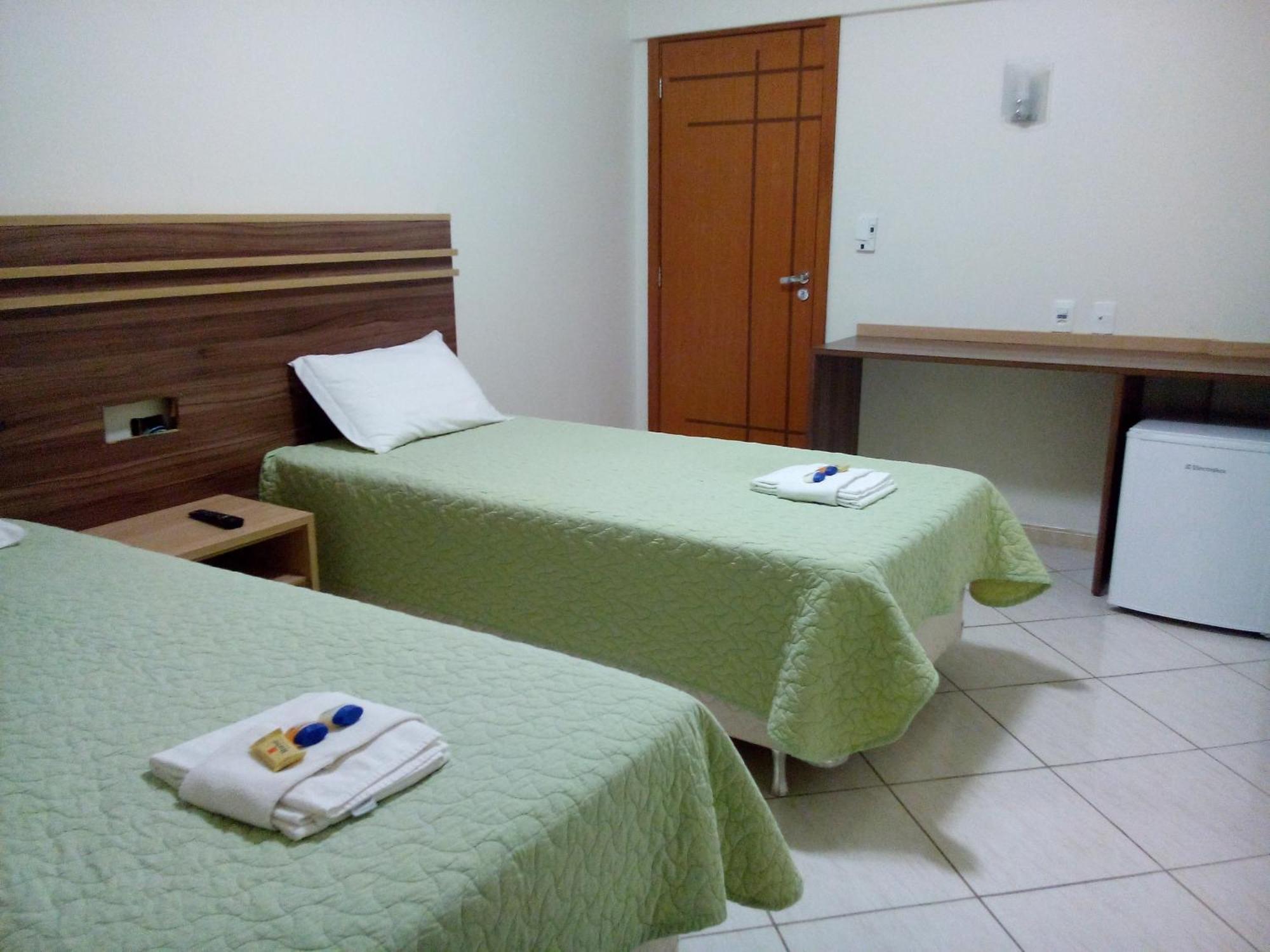 Hotel Dom Baroni 구아라푸아바 객실 사진