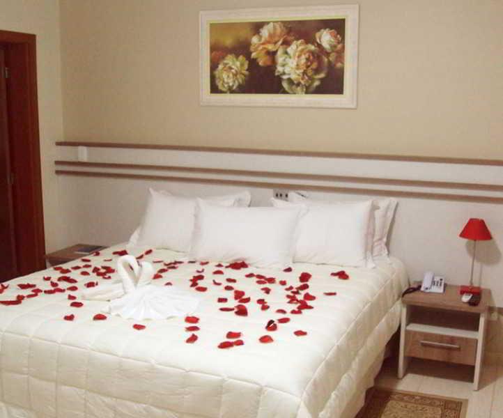 Hotel Dom Baroni 구아라푸아바 외부 사진